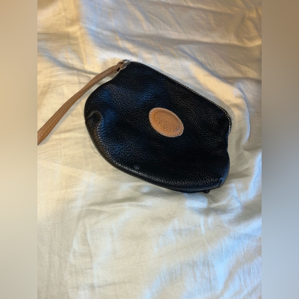Roots zippered wristlet